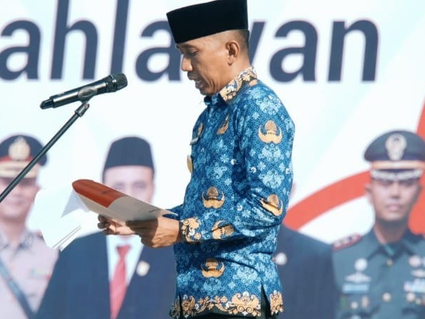 Peringati Hari Pahlawan, Pjs Bupati Kuansing Sebagai Inspektur Upacara